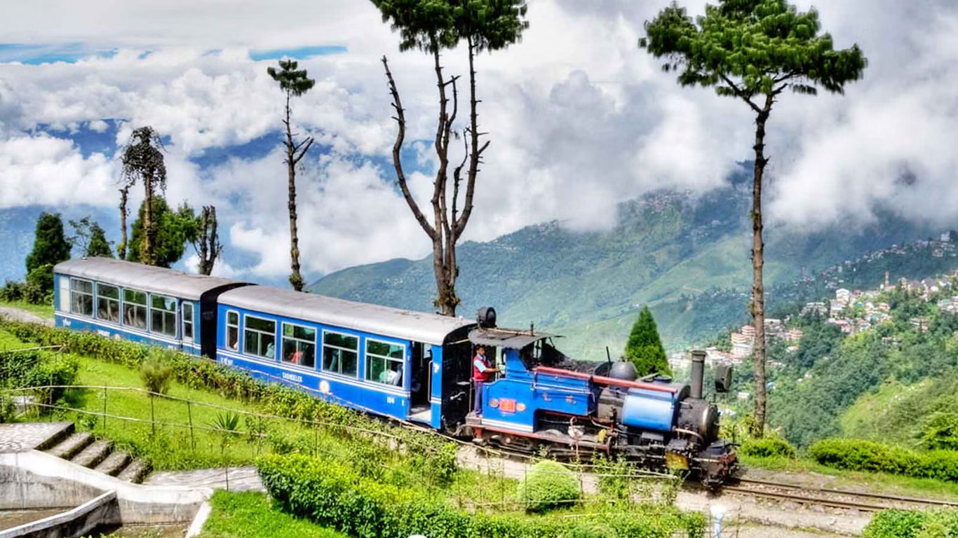 Enchanting 6N/7D Gangtok, Pelling, and Darjeeling Holiday Package